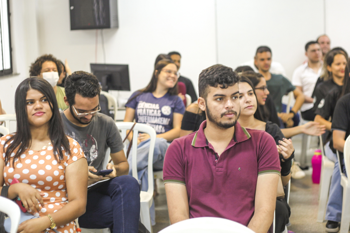 Público do evento era composto por discentes de Enfermagem