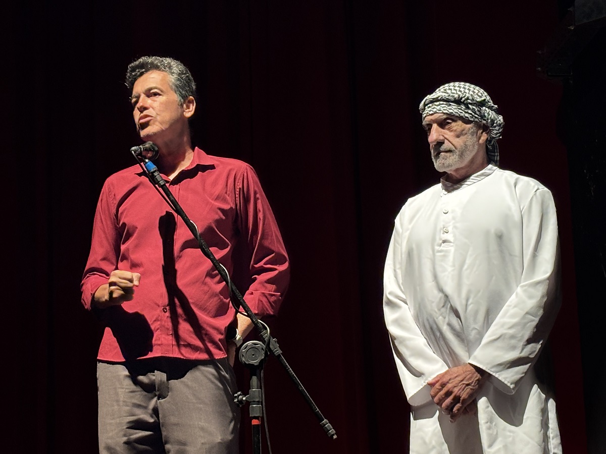 Reitor André Maurício e professor Marcelo Moacyr durante a abertura do evento (Foto: Thaís Dórea)