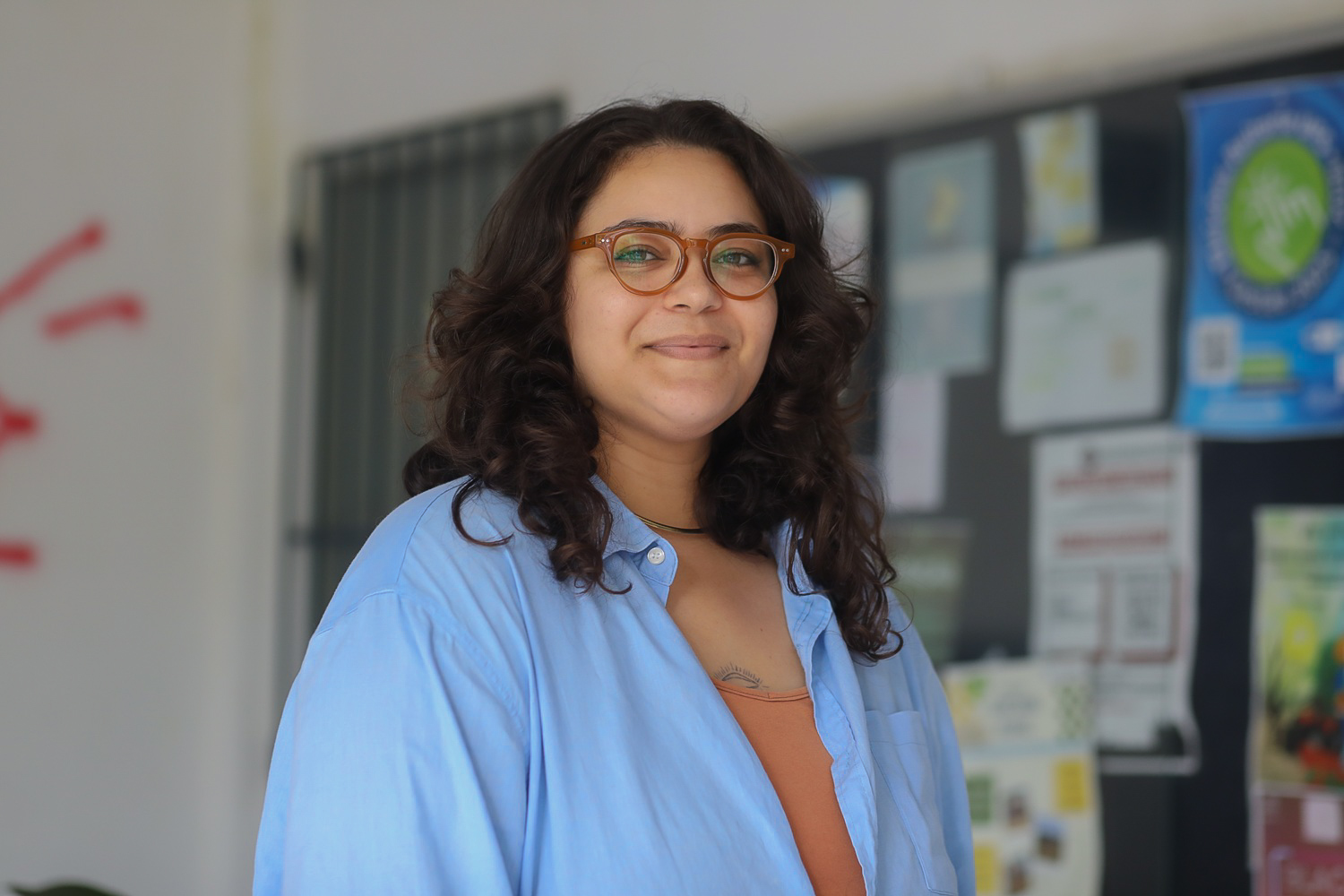 Artista e ministrante da oficina Kelly Nascimento (Foto: Janaína Cavalcante/Ascom UFS)