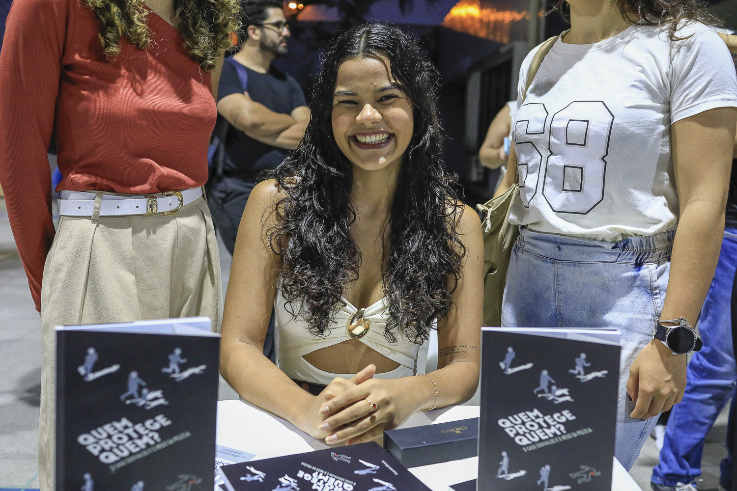 Franciele Oliveira, jornalista e escritora (Foto: Adilson Andrade/Ascom UFS)
