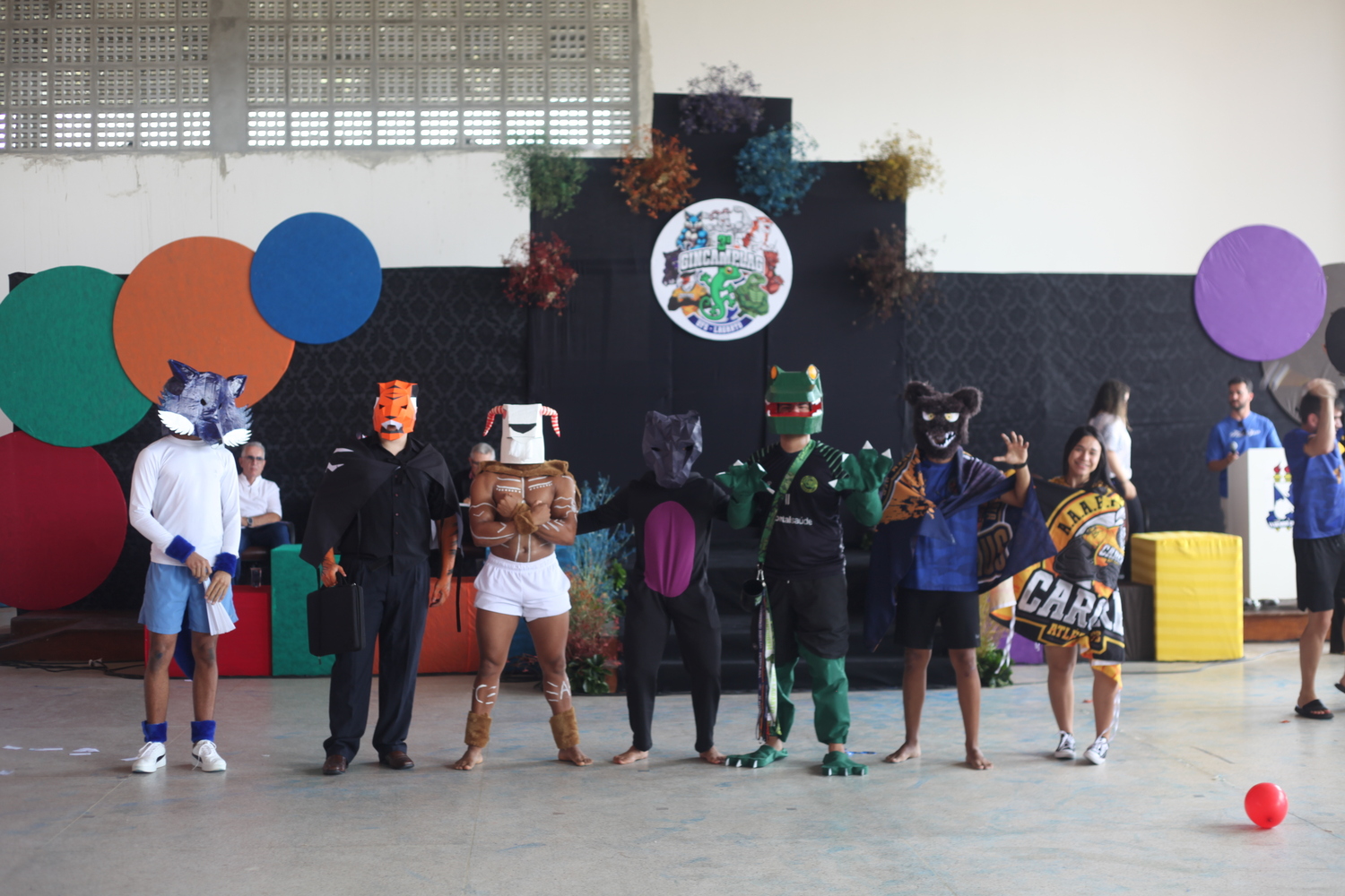 Mascotes das equipes reunidos (Foto: Ana Laura Farias/Ascom UFS)