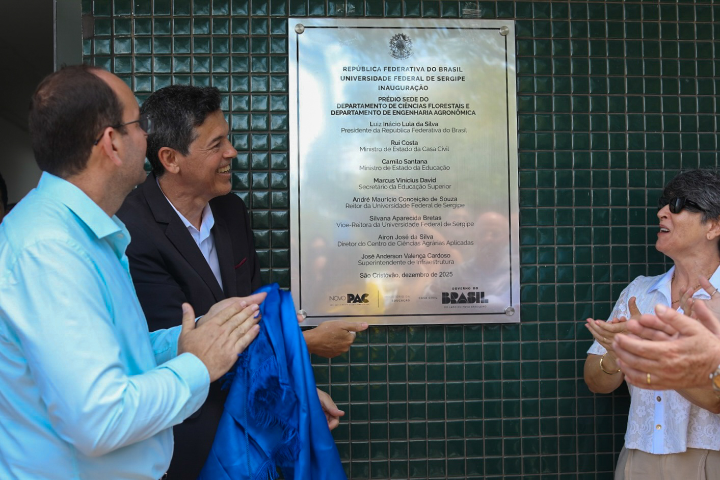 Descerramento da placa (Foto: Janaína Cavalcante/Foto: Ascom UFS)